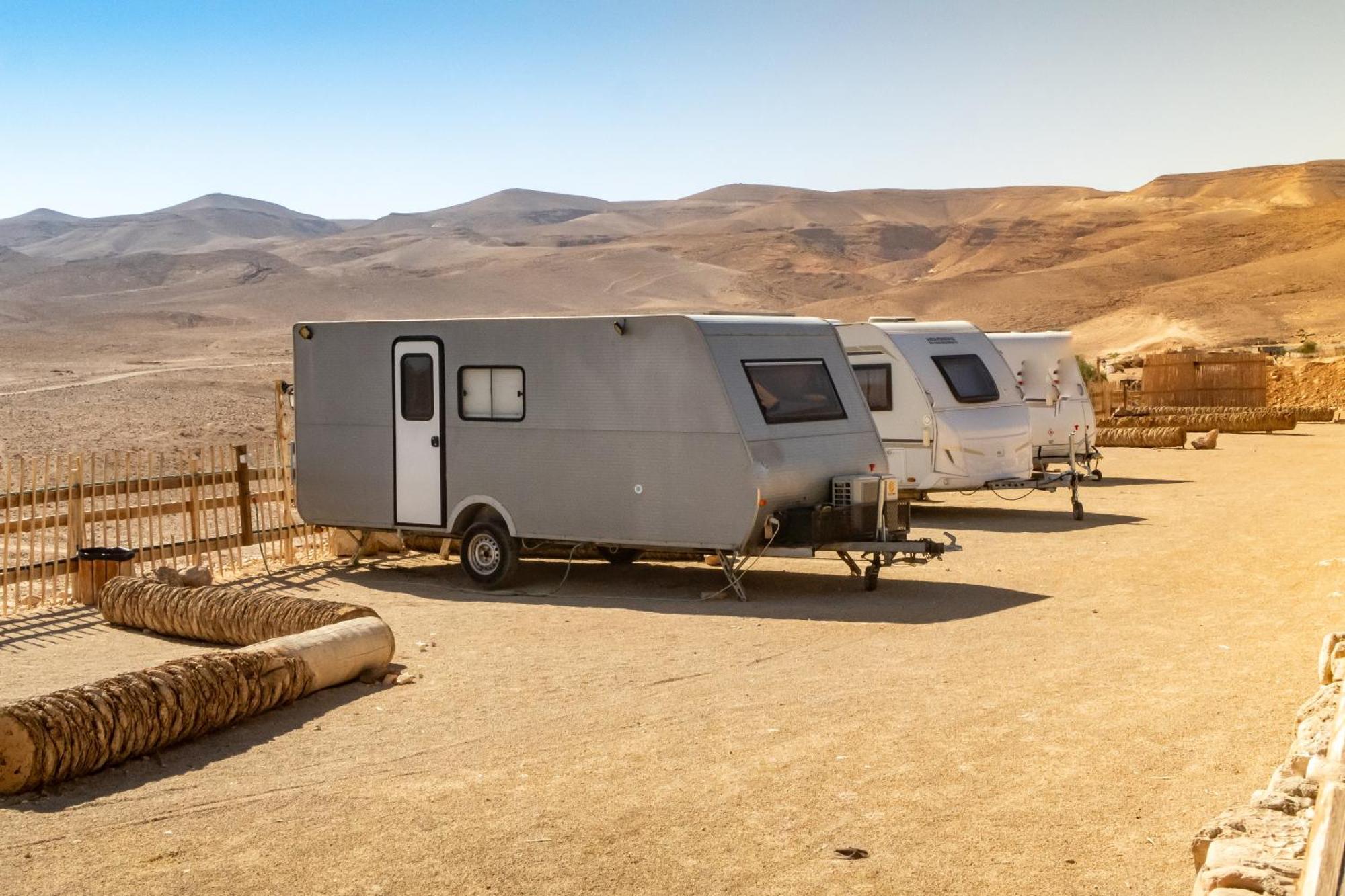 Kfar Hanokdim - Glamping & Camping Арад Экстерьер фото