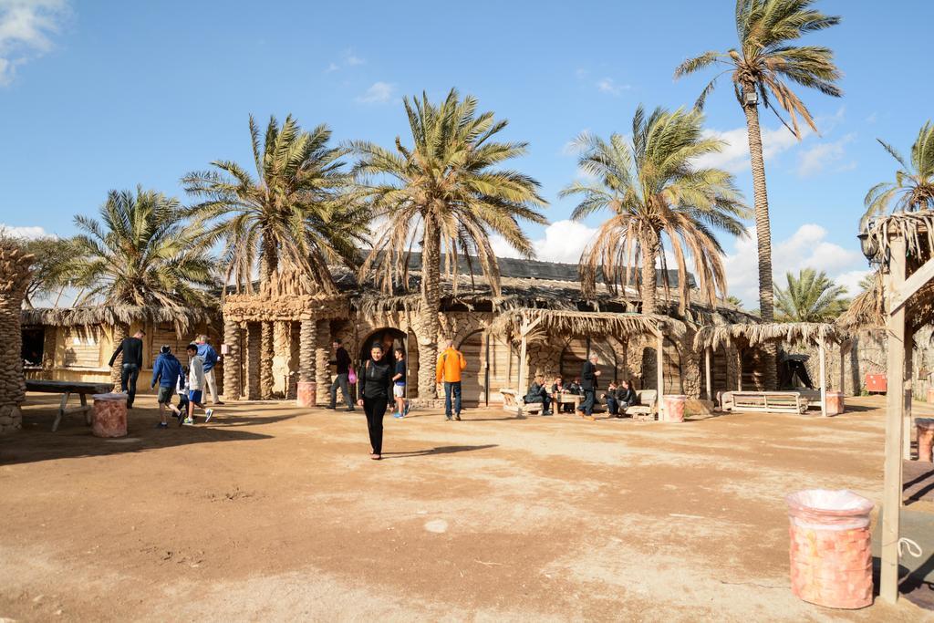 Kfar Hanokdim - Glamping & Camping Арад Экстерьер фото